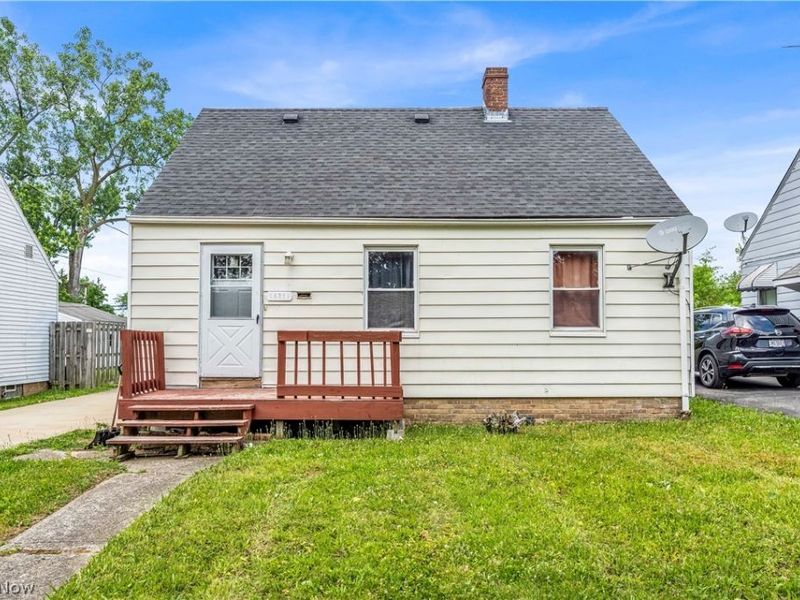 16713 Lotus Drive , Cleveland, OH 44128 Photo 3