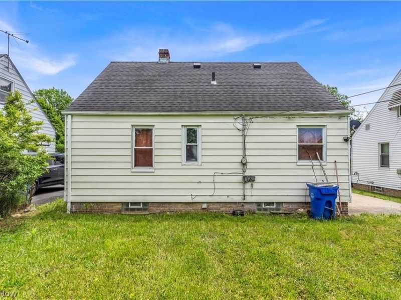 16713 Lotus Drive , Cleveland, OH 44128 Photo 4