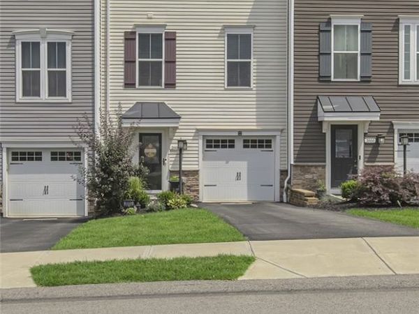 2002 Cade Dr, Monaca, PA 15061