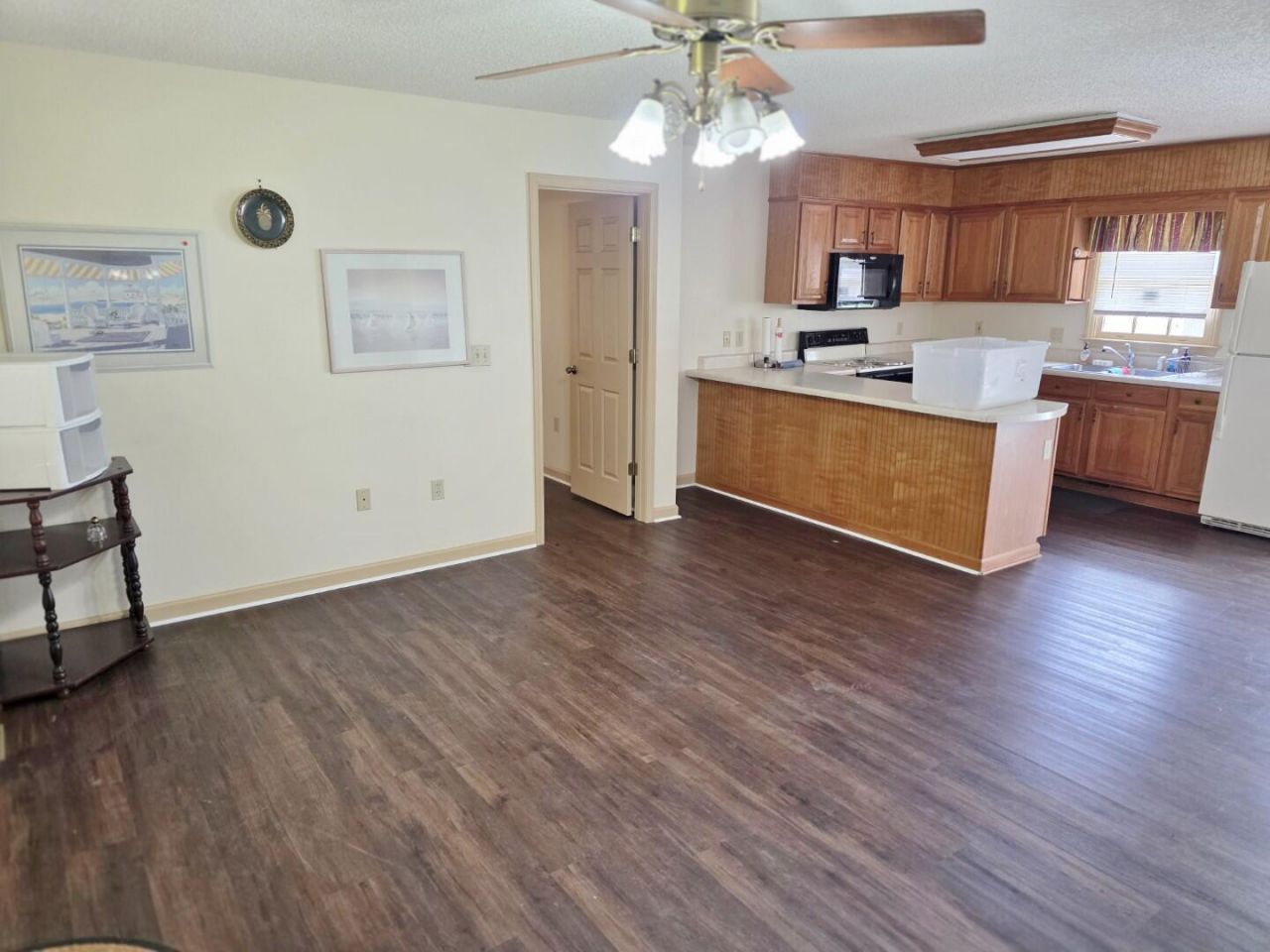 194 Brass Lantern Lane Photo 7