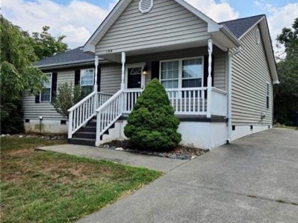 180 Davidson Avenue , Winston-Salem, NC 27127