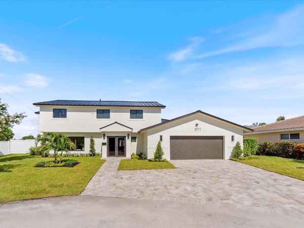 3711 NE 27th Avenue, Lighthouse Point, FL 33064