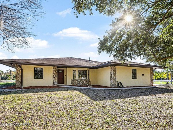525 N Burnett Road , Cocoa, FL 32926