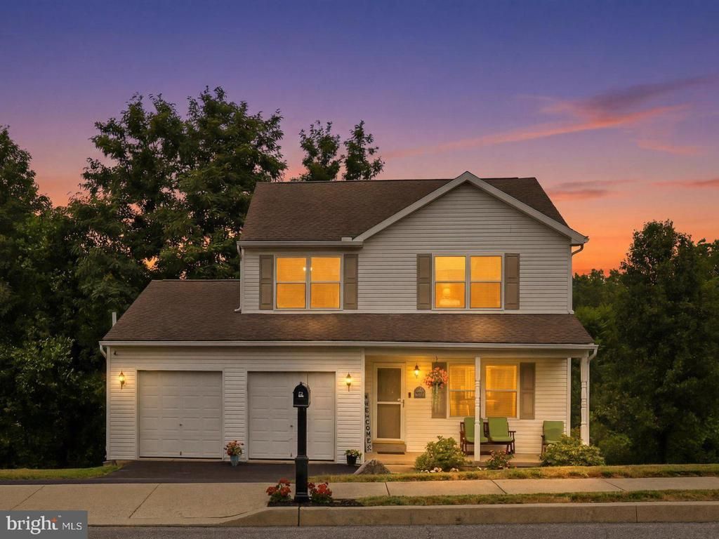 348 DOGWOOD LANE, WOMELSDORF, PA 19567