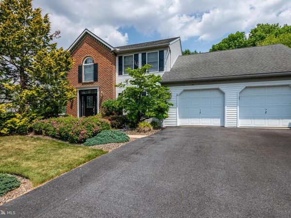 111 STATES AVE, SINKING SPRING, PA 19608