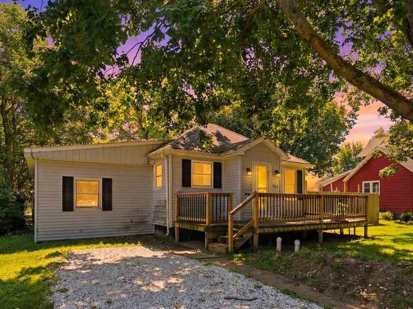 904 N 6th Ave, Washington, IA 52353