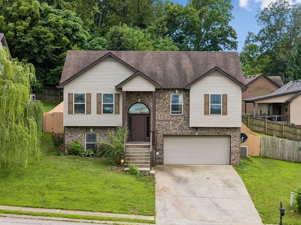717 Arrowfield Dr , Clarksville, TN 37042