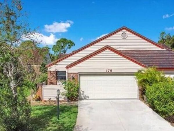 176 Palm Sparrow Court, Daytona Beach, FL 32119