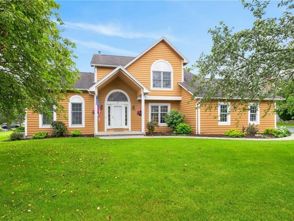 7 Cassandra Circle , Churchville, NY 14428