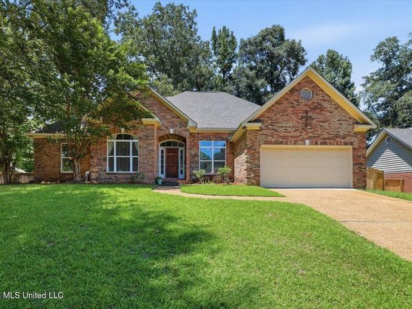 106 Ellicot Burn , Clinton, MS 39056