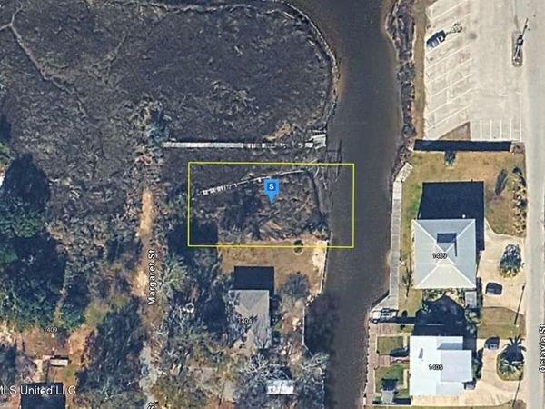 1410 Margaret Street, Ocean Springs, MS 39564