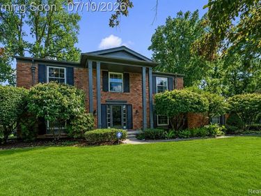 1629 Spotswood Drive, Bloomfield Hills, MI 48302