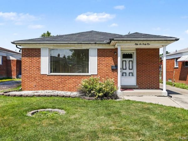 5645 Centralia Street, Dearborn Heights, MI 48127