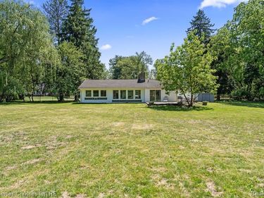 23456 Lee Baker Drive, Southfield, MI 48075