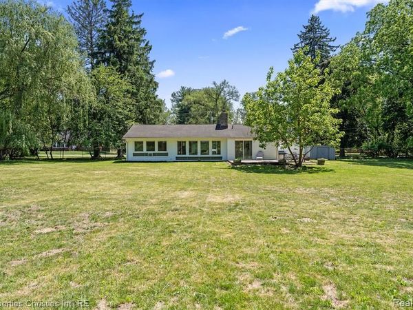 23456 Lee Baker Drive, Southfield, MI 48075
