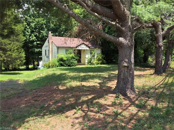 3713 Country Club Road, Winston-Salem, NC 27104