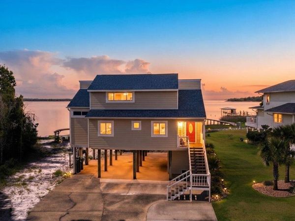 7817 Petersen Point Road, Milton, FL 32583
