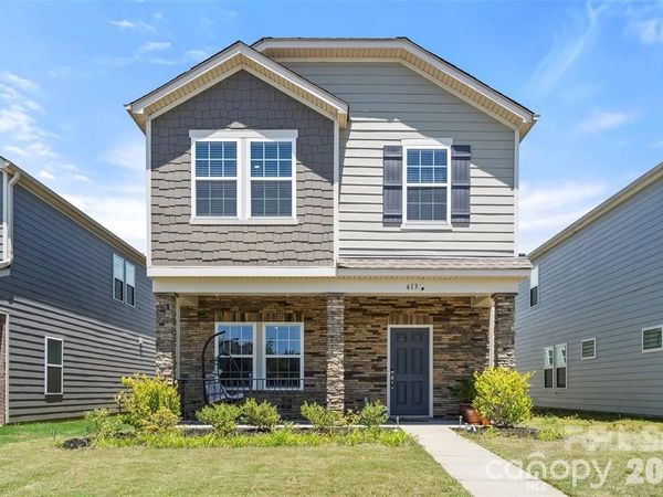 613 Cedar Knoll Circle , Pineville, NC 28134