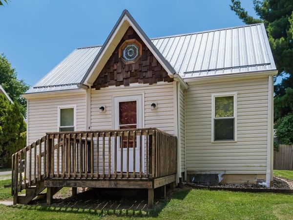 186 Montgomery Boulevard , New Concord, OH 43762