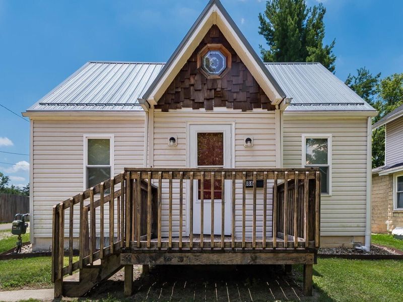 186 Montgomery Boulevard, New Concord, OH 43762 Photo 2