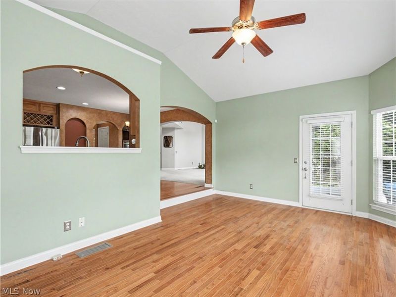 3193 Bickleigh Circle, Akron, OH 44312 Photo 10