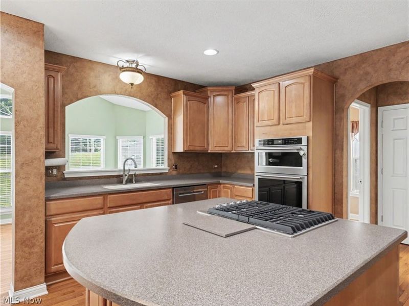 3193 Bickleigh Circle, Akron, OH 44312 Photo 6