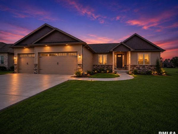409 SOMMERSET Drive, Chatham, IL 62629