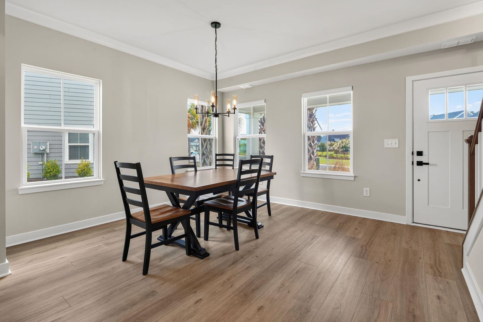2524 Evander Dr.  Photo 4