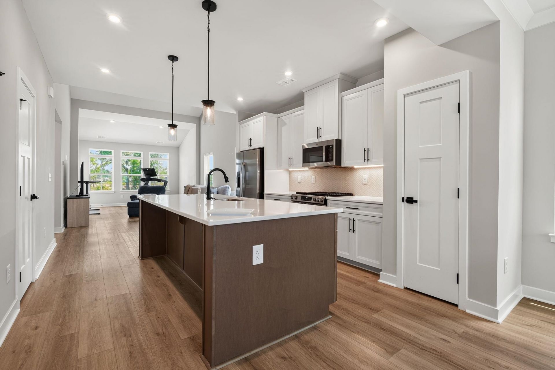 2524 Evander Dr.  Photo 8