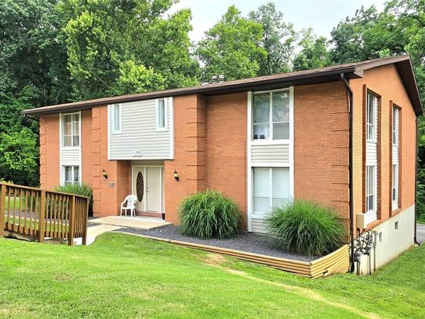 2752 Blackforest Drive , Unit D, St Louis, MO 63129