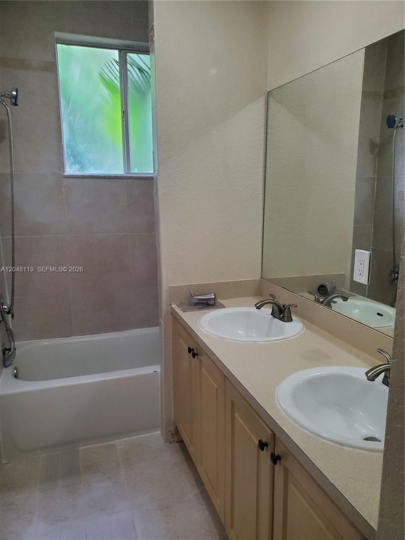 7834 Catalina Cir, Unit 7834, Tamarac, FL 33321 Photo