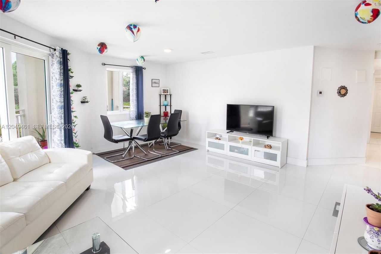 10950 NW 82nd St , Unit 116, Doral, FL 33178 Photo
