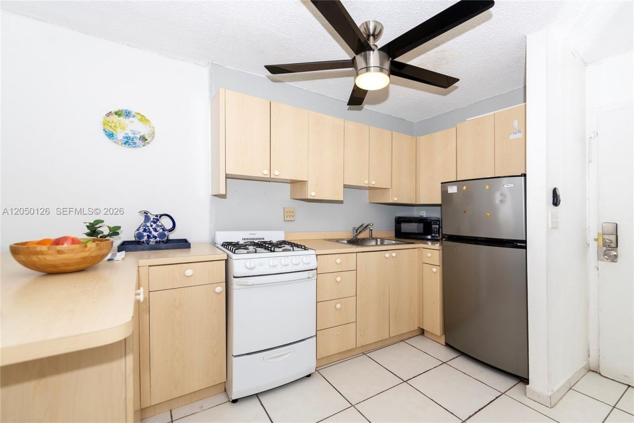 710 Washington Ave , Unit 414, Miami Beach, FL 33139 Photo