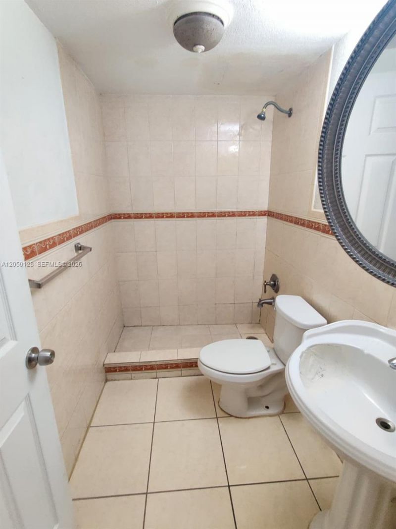5705 W 20th Ave , Unit 215, Hialeah, FL 33012 Photo
