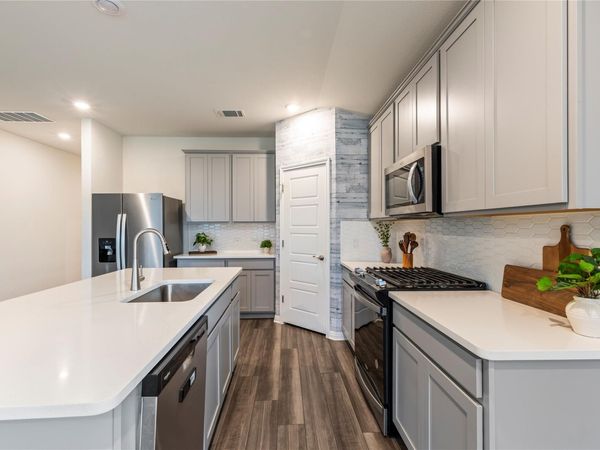 613 Wild Spur LN, Liberty Hill, TX 78642