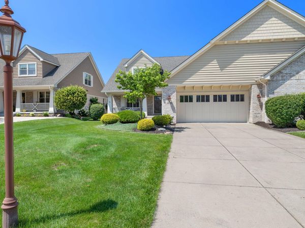 1018 Sterling Court , Crown Point, IN 46307