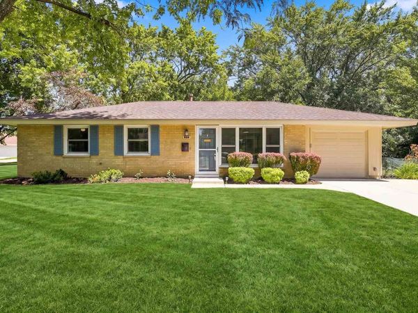 924 Bradford Lane , Schaumburg, IL 60193