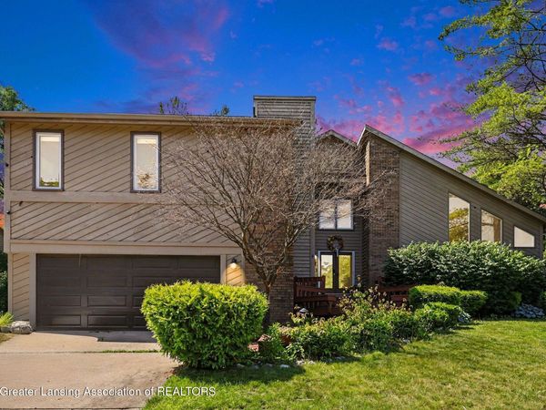 1403 Fairoaks Court, East Lansing, MI 48823