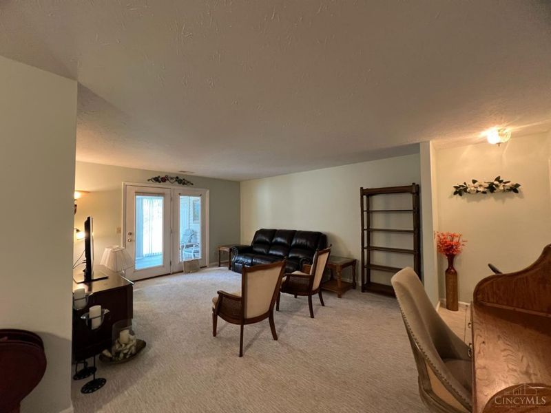 10526 West Road, Unit 5, Harrison, OH 45030 Photo 3