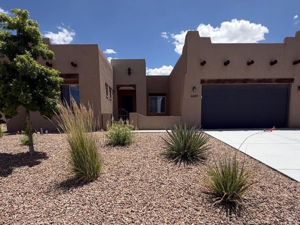 4689 Lluvia Encantada, Santa Fe, NM 87507
