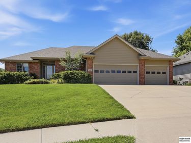 15655 Taylor Street, Omaha, NE 68116