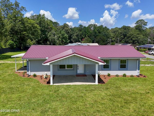 907 N Rangeline Street , Bonifay, FL 32425