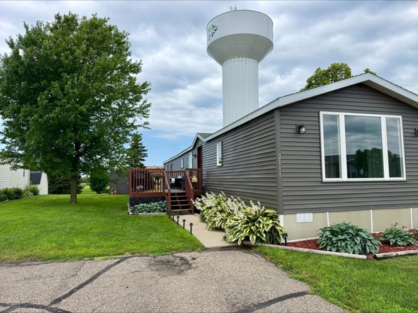 2111 Excalibur Road, North Mankato, MN 56003