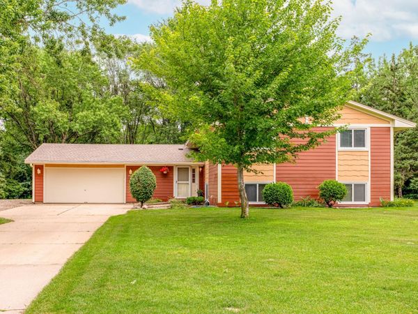 10640 Quebec Avenue N, Brooklyn Park, MN 55445