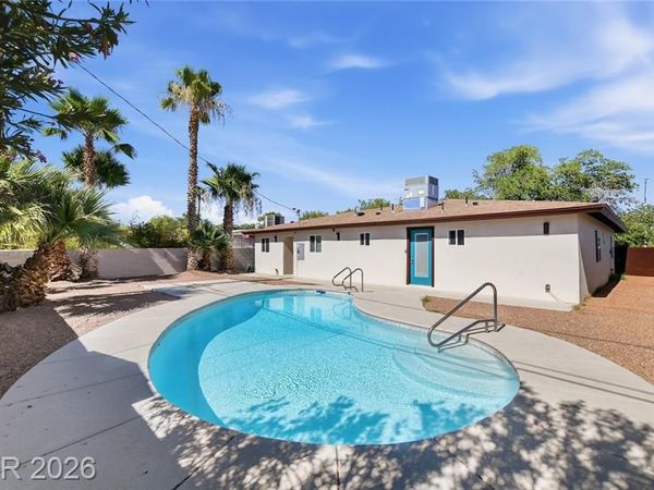 1800 8th Place, Las Vegas, NV 89104