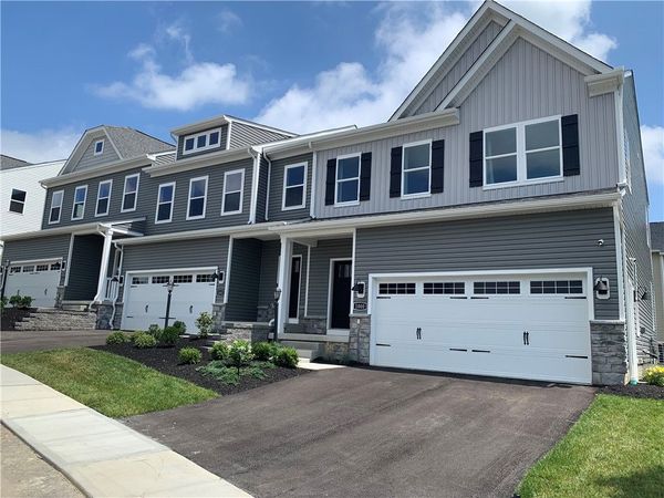 1015 Darcy Lane, Valencia, PA 16059