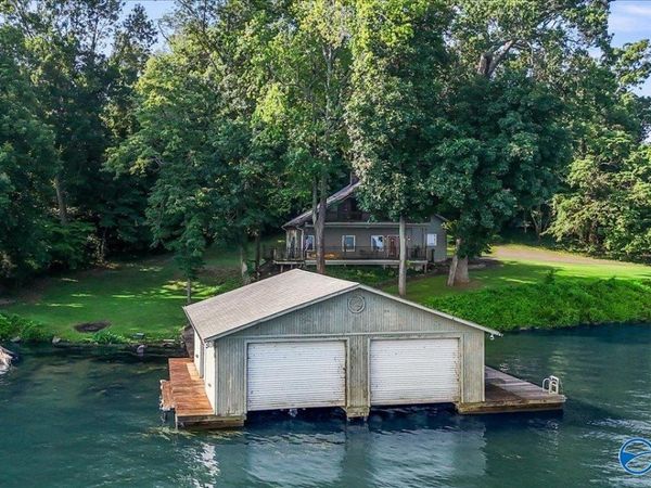 210 Signal Point Drive, Guntersville, AL 35976