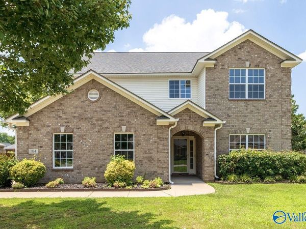 104 Raymon Circle, Huntsville, AL 35806