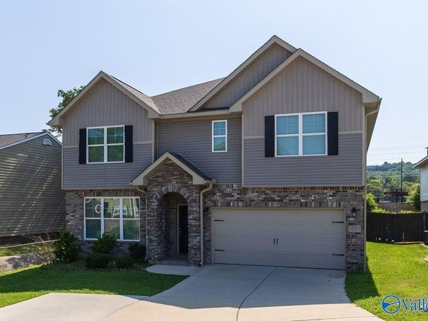 10301 Drymen Street SW, Huntsville, AL 35803