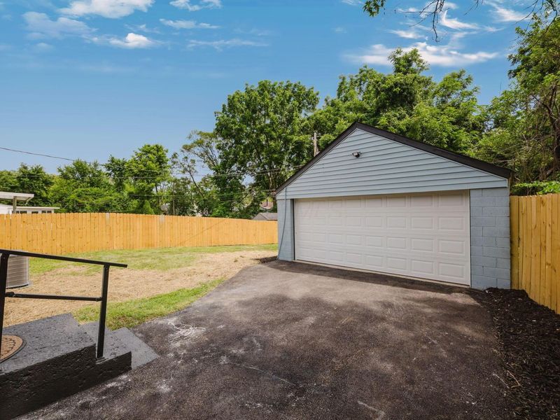 2361 Vendome Drive S, Columbus, OH 43219 Photo 22